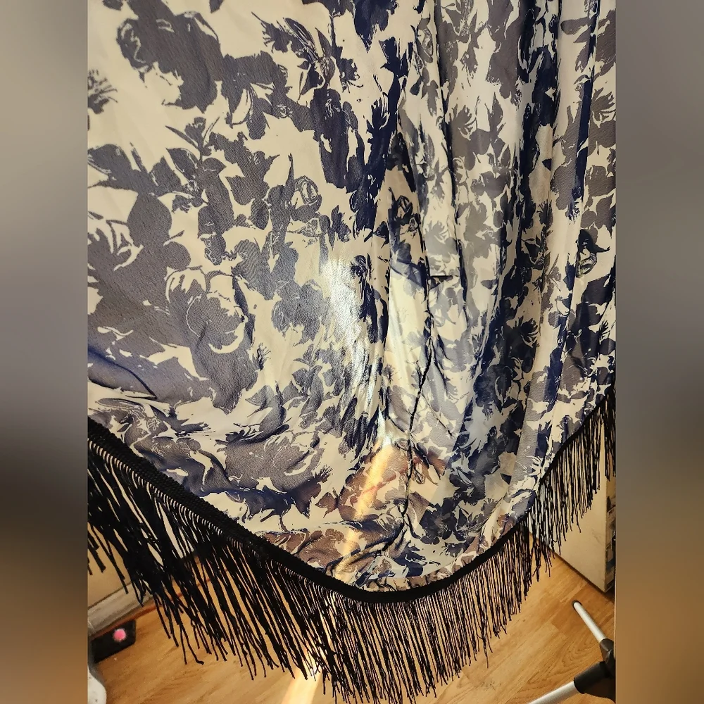 Floral Fringe Floral Shawl- Blue and White - Picture 3 of 4